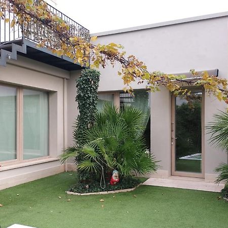 Suite Mimosa Con Piscina - Affitti Brevi Italia Sirmione Exteriér fotografie