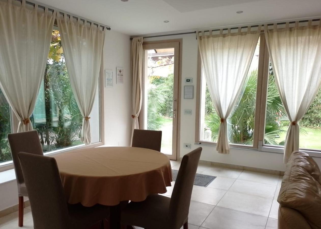 Suite Mimosa Con Piscina - Affitti Brevi Italia Sirmione Exteriér fotografie