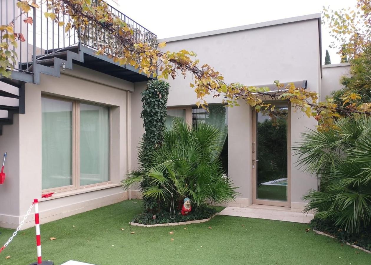 Suite Mimosa Con Piscina - Affitti Brevi Italia Sirmione Exteriér fotografie