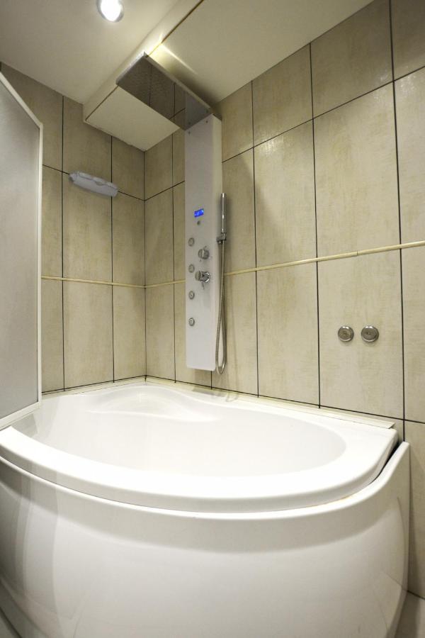 Suite Mimosa Con Piscina - Affitti Brevi Italia Sirmione Exteriér fotografie